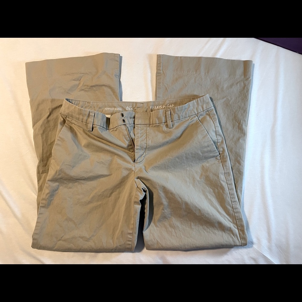 Gap Perfect Khaki